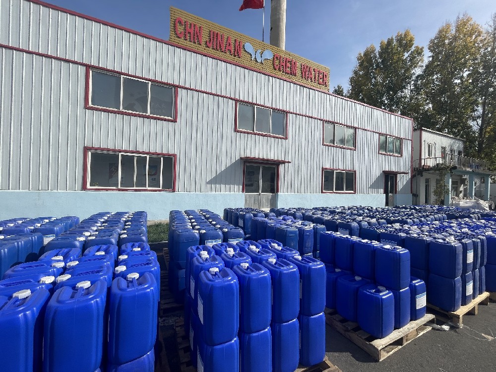 供熱采暖季來(lái)臨，40噸熱網(wǎng)阻垢劑發(fā)貨！