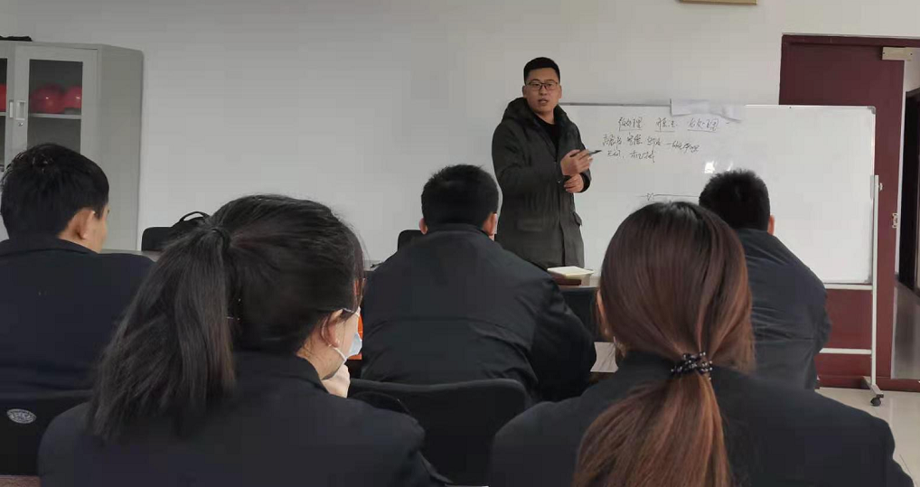 魯東環(huán)保對客戶進行反滲透日常維護、故障診斷技術(shù)培訓